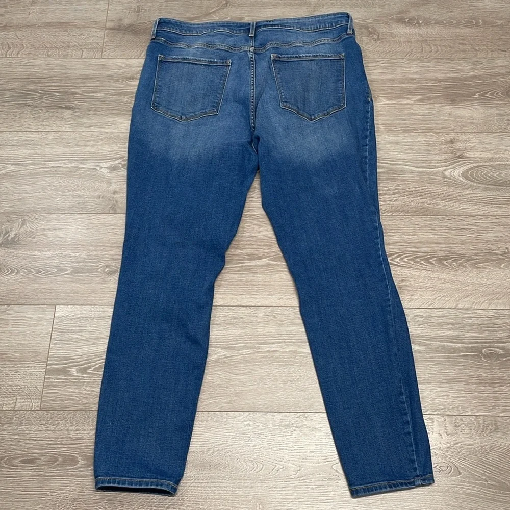 Old Navy Rockstar Super Skinny High Rise Secret Slim Pocket Distressed Denim 18L